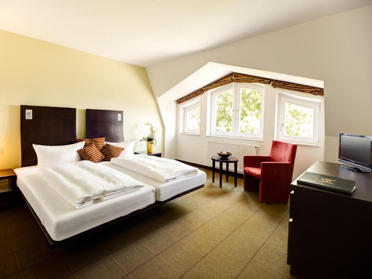 Germania Hotel Am Schlosspark Meyenburg  Eksteriør billede