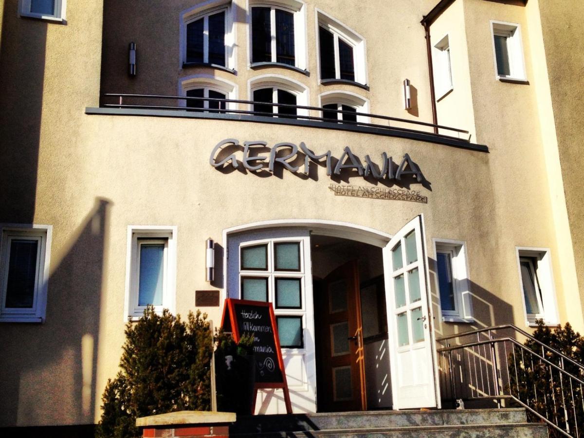 Germania Hotel Am Schlosspark Meyenburg  Eksteriør billede